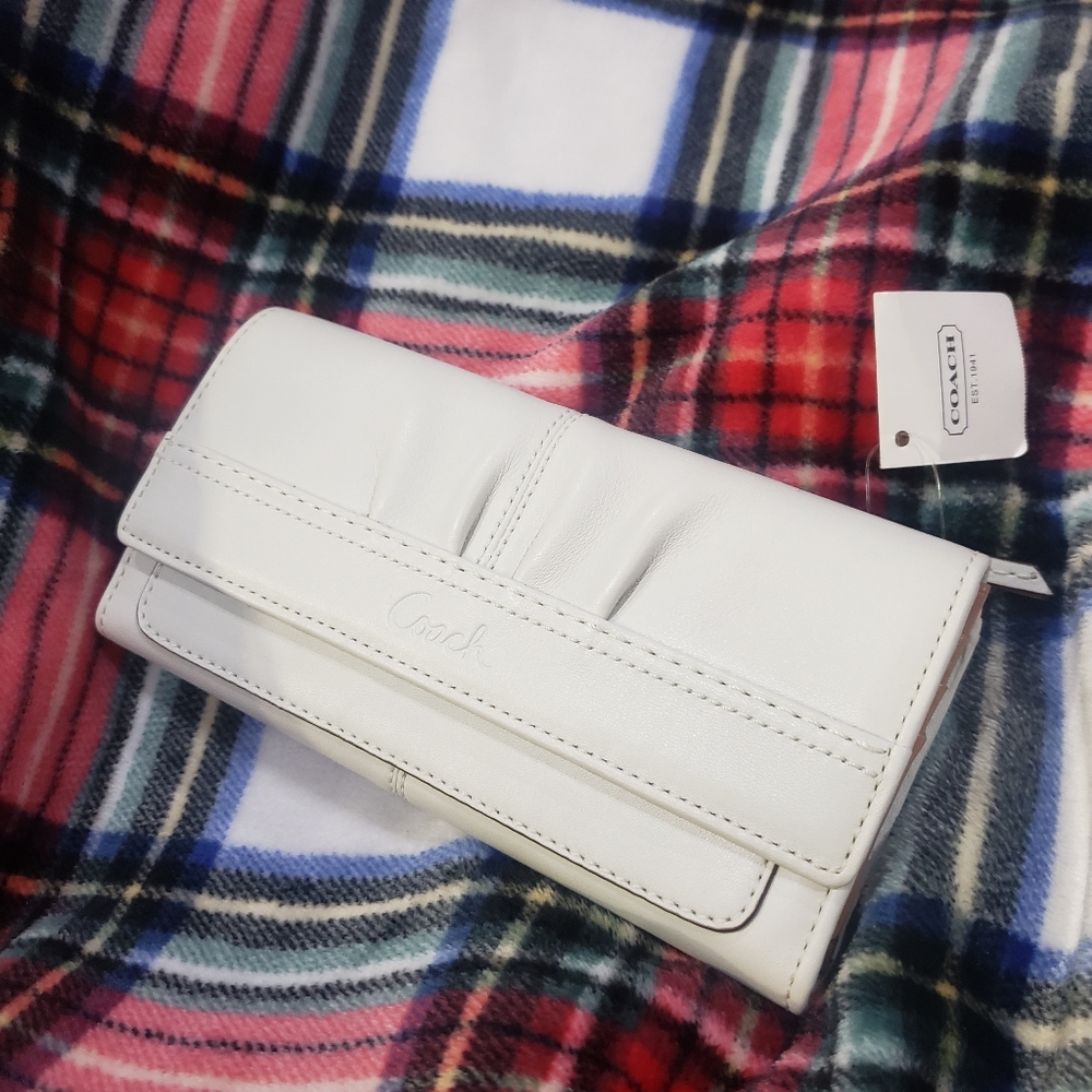 Coach wallet NWT